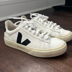 Veja Campo Sneakers (Women Size 6)